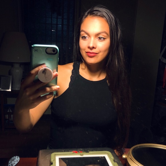 Meet your Posher, Elizabeth - Picture 1 of 8